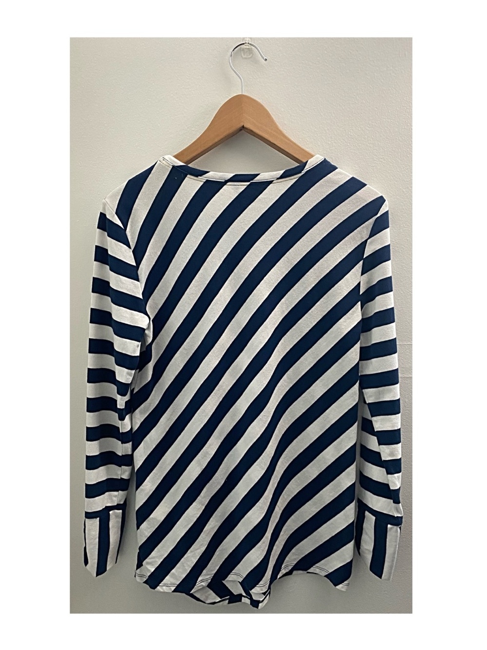 Nautica Navy & White Striped T-Shirt Women’s Small - Picture 4 of 5